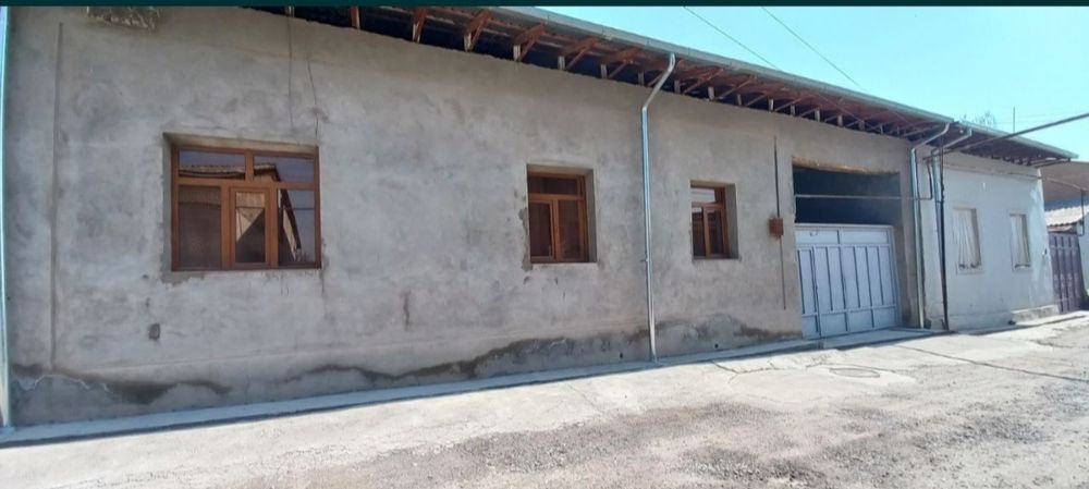 Uy Sotiladi 14+8 Sotix yer xisobida sotiladi kotta yaxlit