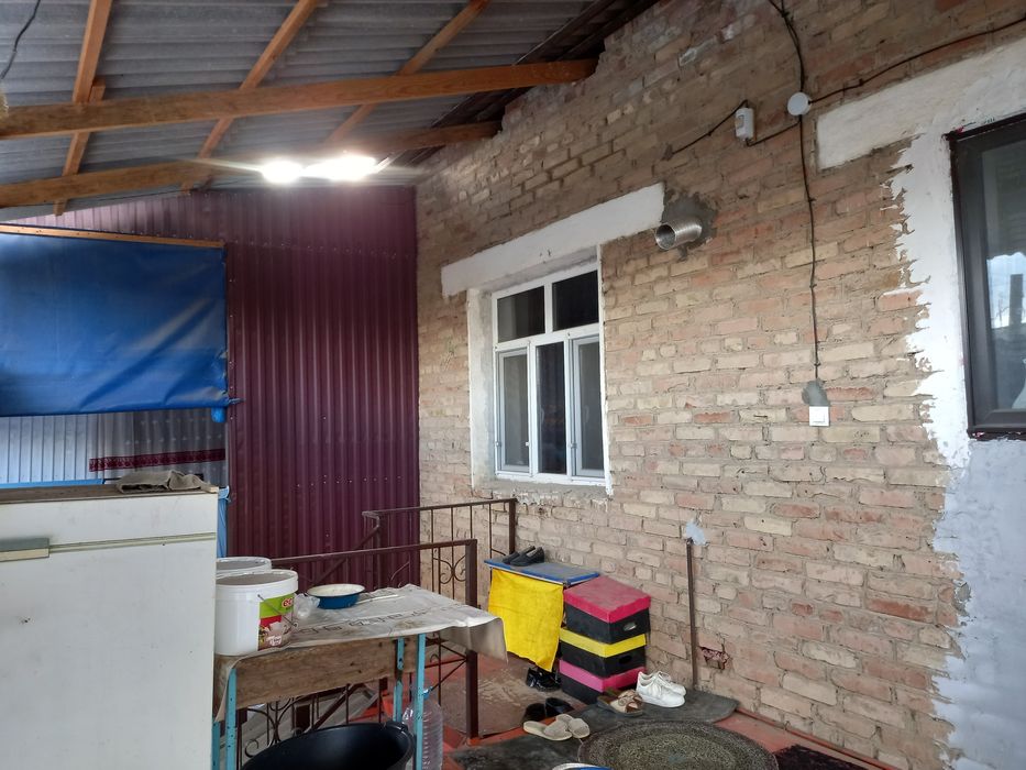 Үй сатылды үш бөлмелі