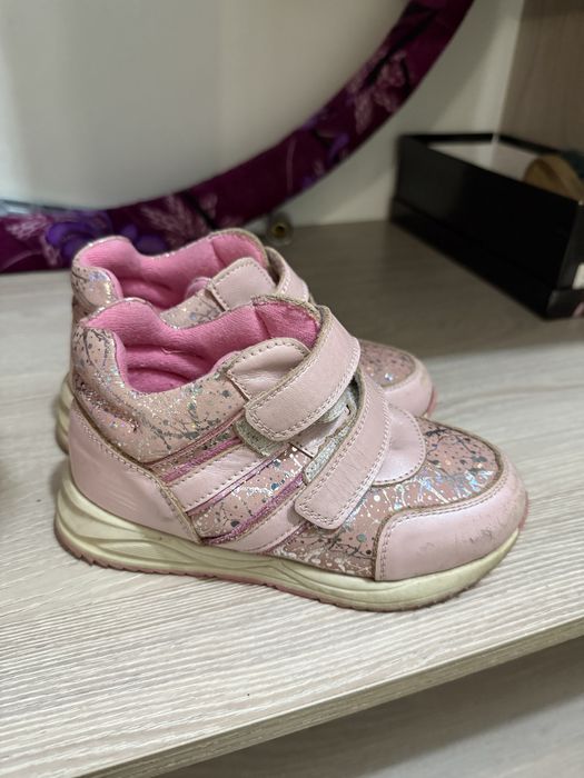 Продам ботинки для девочки