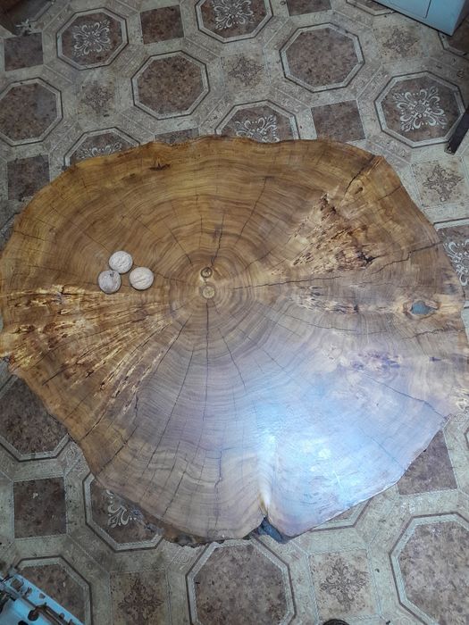 Продам столик журнальный