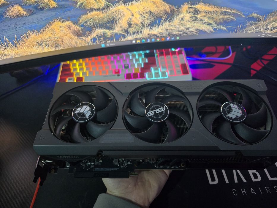 NVIDIA RTX 4080 TUF 16GB cu PTM 7950