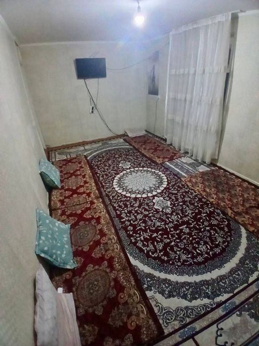 Продам чиланзар 24.  Одна комнатная.  Балкон 2*6