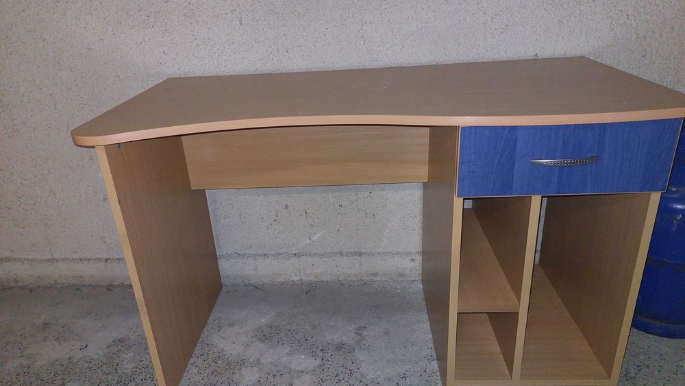 Ученическо бюро  използвано много запазено