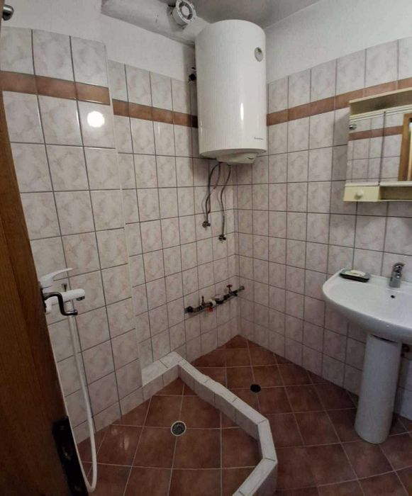 Дава се под наем Тристаен апартамент в Варна, Окръжна болница - 110 кв.м за 398.82 € - Снимка #7