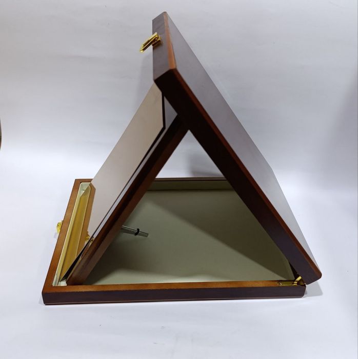 Подарочная плакетка с металлической табличкой