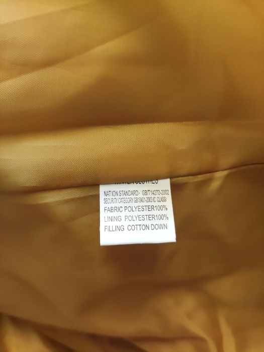 Разкошно топло яке в цвят горчица с качулка и  яка от лисица