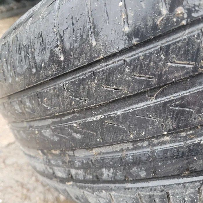 Vand cauciucuri Pirelli