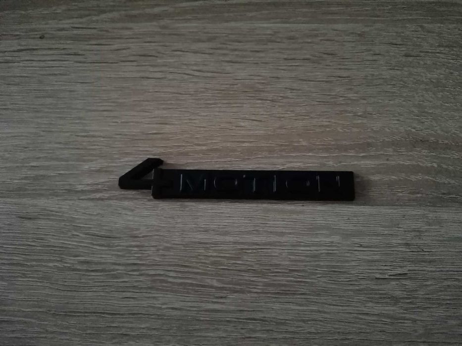 Volkswagen 4Motion чисто черна емблема нов стил