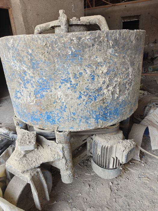 Бетоно мешалкалар сотилади.