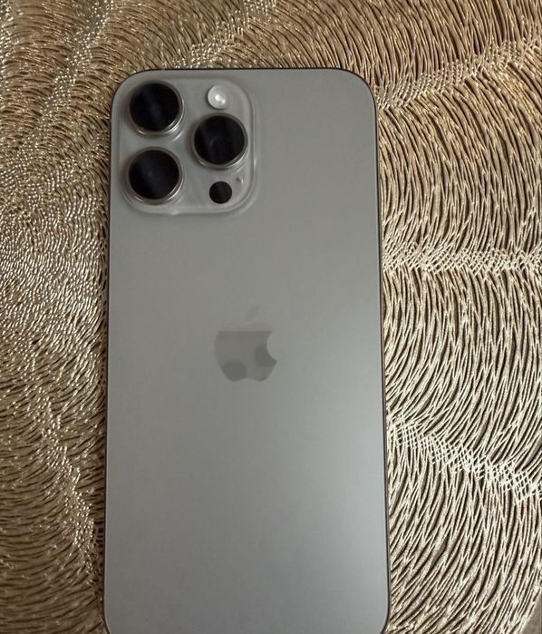 Iphone 16 pro garantie/95 baterie