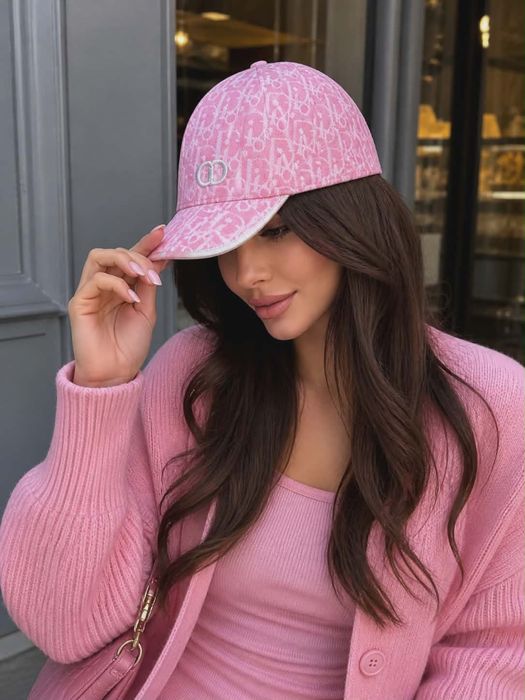 Шапка DIOR розова или синя, брутален модел 2026