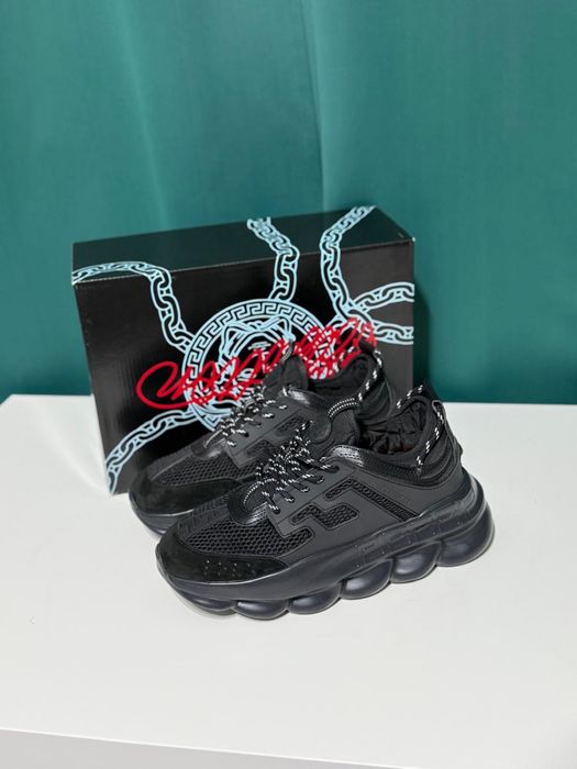 Versace chain reaction