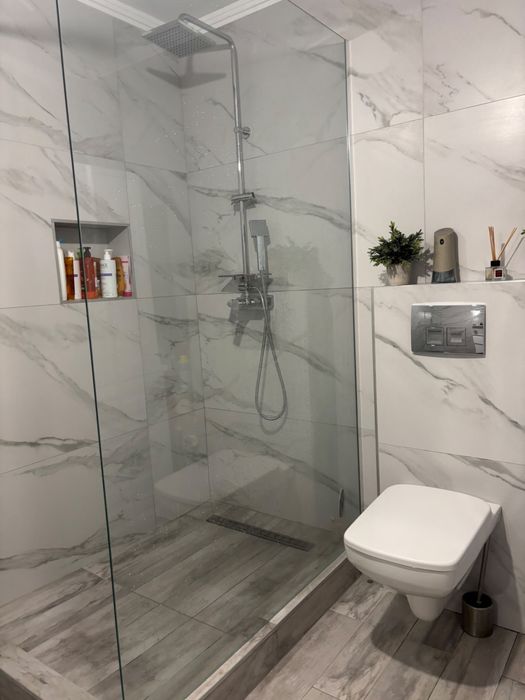 Vand casa mobilata