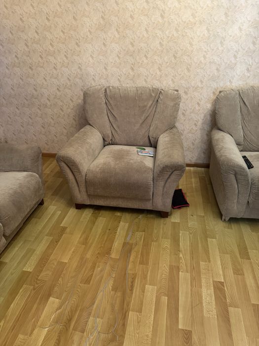 Продается диван с креслами