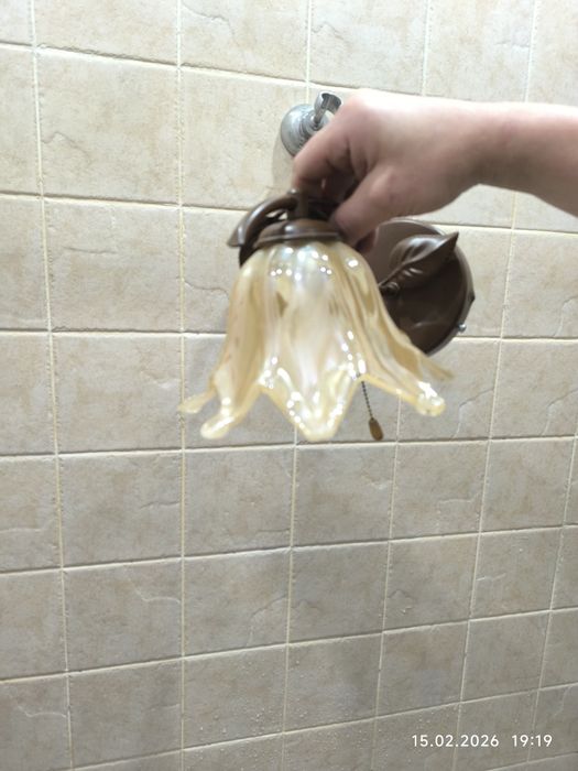 Продам комплект люстру и бра