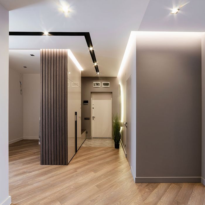 Электрика Установка люстры,трековой лампы,бра, галогенные лампы.