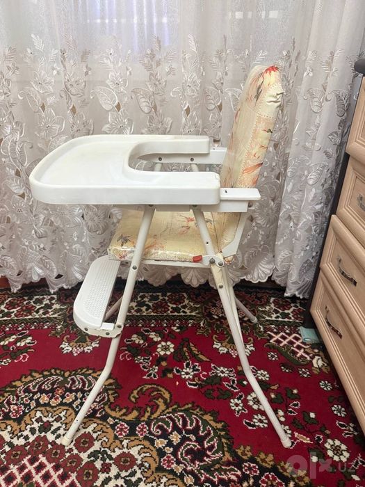 Детский столик б/у