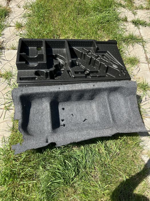 Mercedes Кора за багажника w164 Мерцедес.