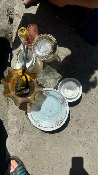 Бесплатно дам посуды кому надо