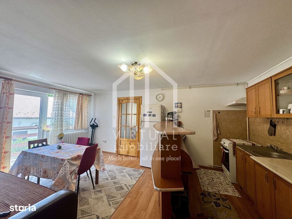 Apartament la casa, 3 camere, 77mp utili + pod (35mp) - Central