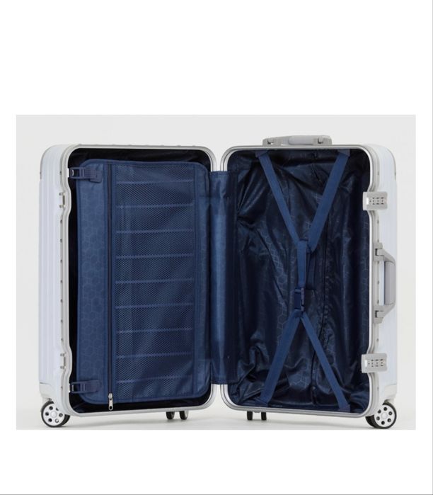 Чемоданы под Rimowa ( серебро / черный )