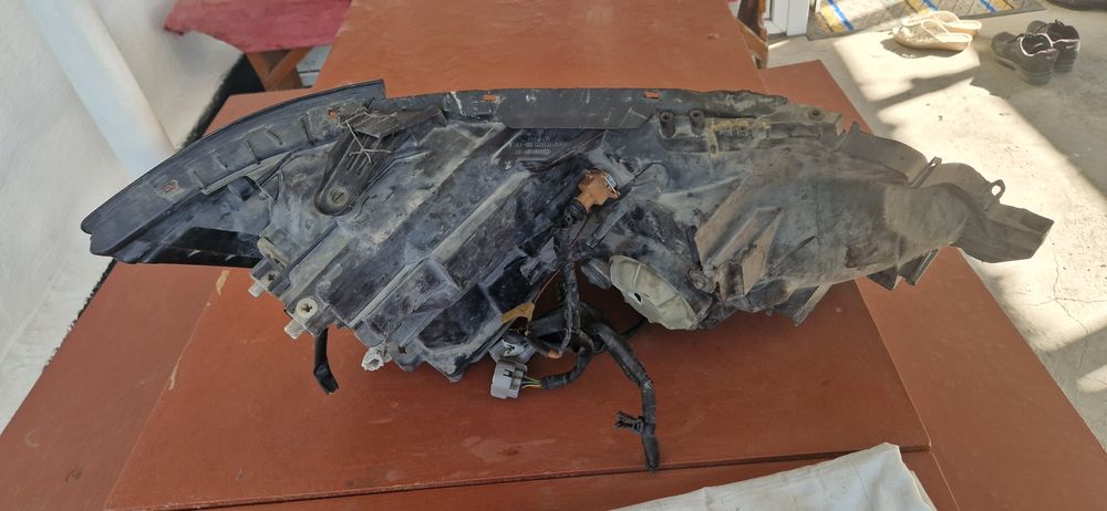 Фара на тойоту альфард