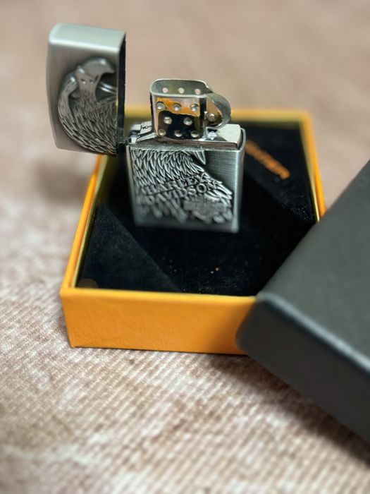 Зажигалка многоразовая