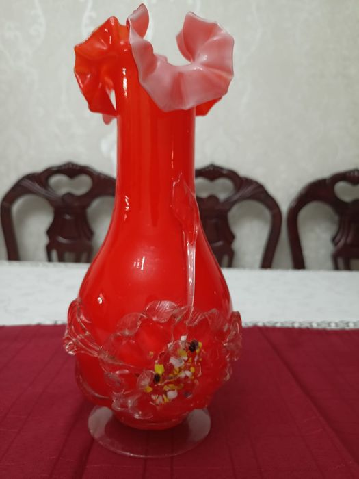 Винтажные вазы цветное стекло