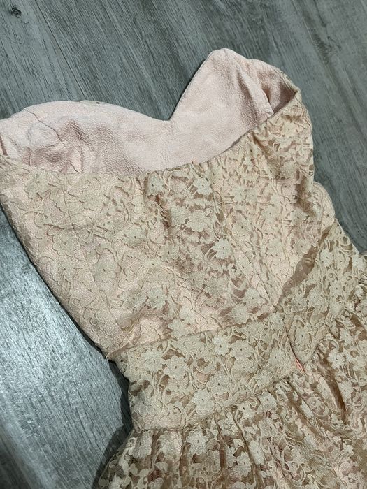 Дантелена  рокля