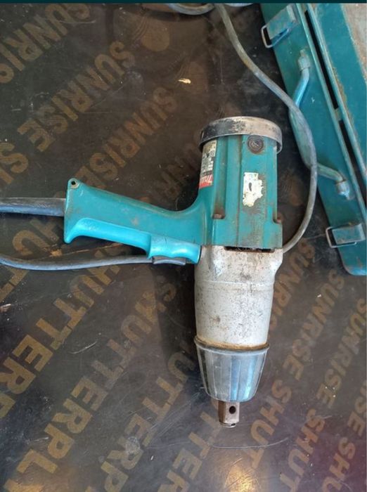 Makita ударен гайковерт на ток