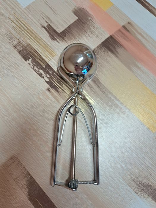 Професионална лъжица за сладолед made in Janan PAT NO.824393