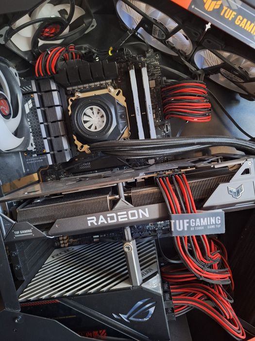 HIGH-END Gaming / Workstation – Ryzen 9 7950X + RX 7900 GRE | ASUS TUF / ROG | RGB Showcase Build