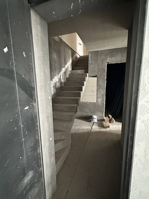 Srochna!!! Dupleks 5 xona Keles  betonka zamona roparasida yo'l yuzida