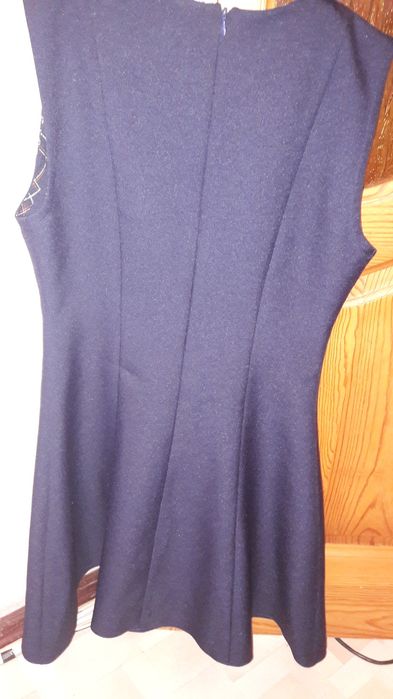 Продам школьную форму (4 школа) для девочки.