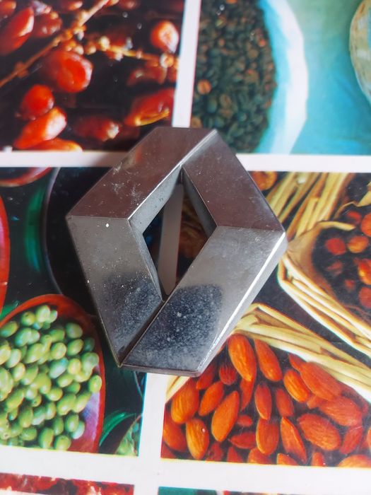 Vând emblemă Renault