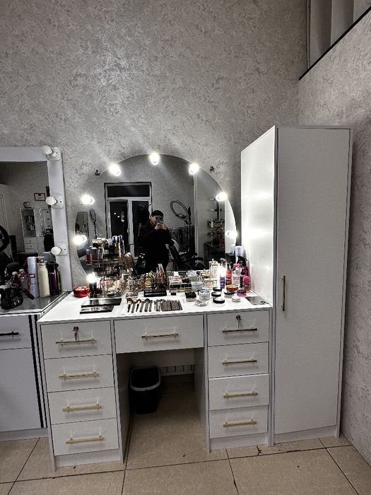 Salon mebeli sotiladi