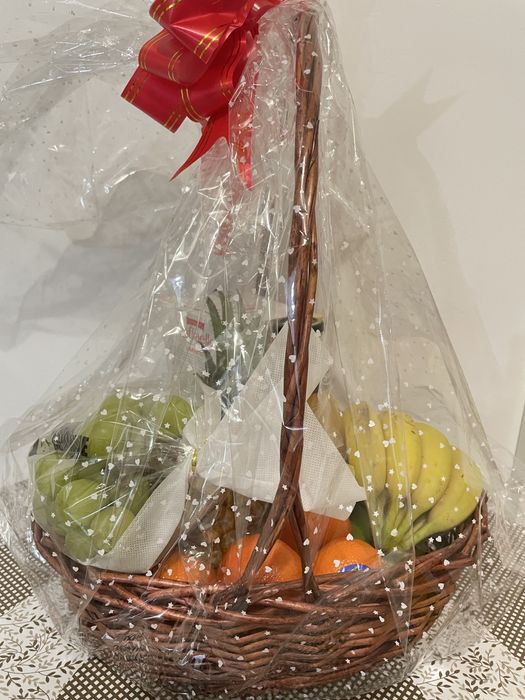 Корзина с фруктами