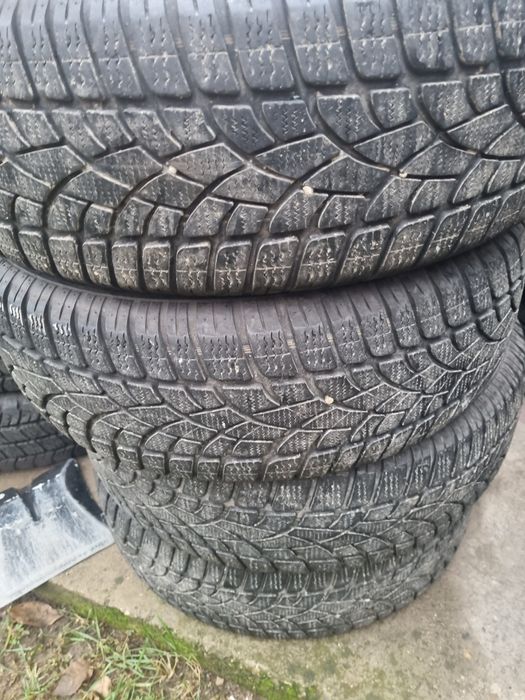 Anvelope iarna 215 65 16 Goodyear 4 bucati la fel  M+S  stare bună