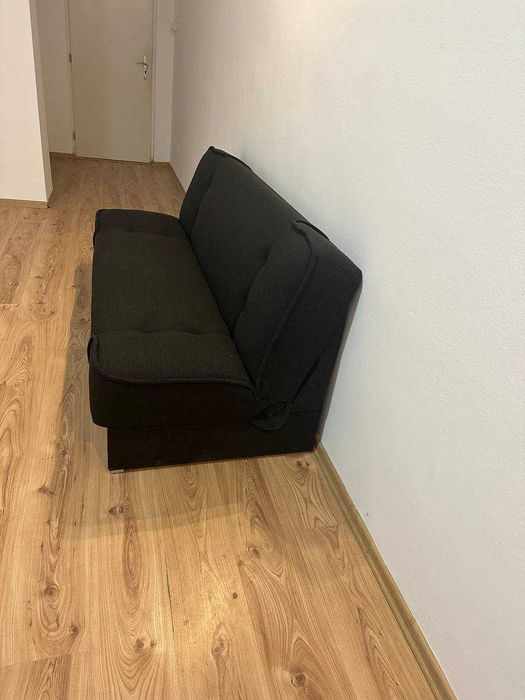 Vânzarea unei canapele