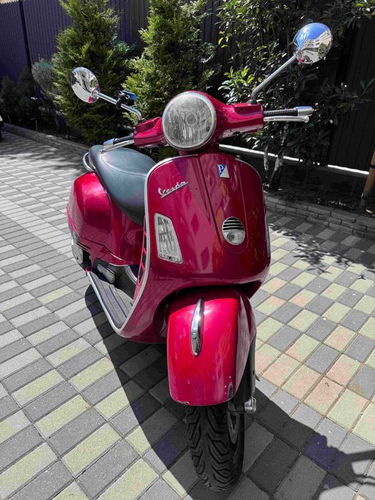 Vand Vespa GTS 250ie
