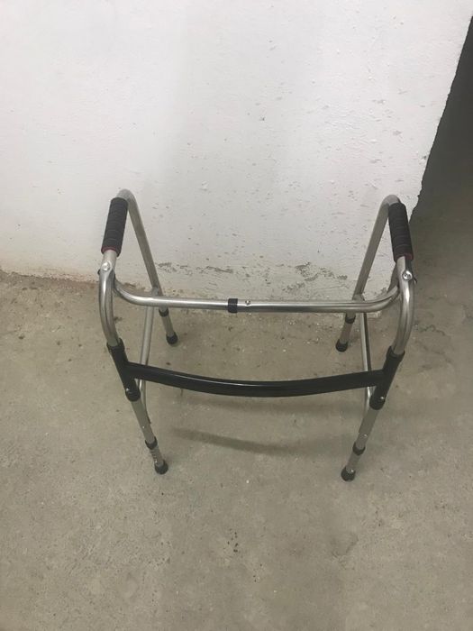 Продам ходунки для взрослых