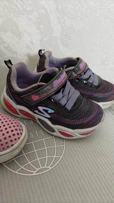 Продаю обувь для девочек