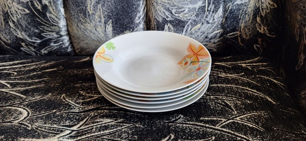 Основни и дълбоки чинии