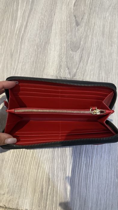 Продам кожаный кошелек Christian Louboutin