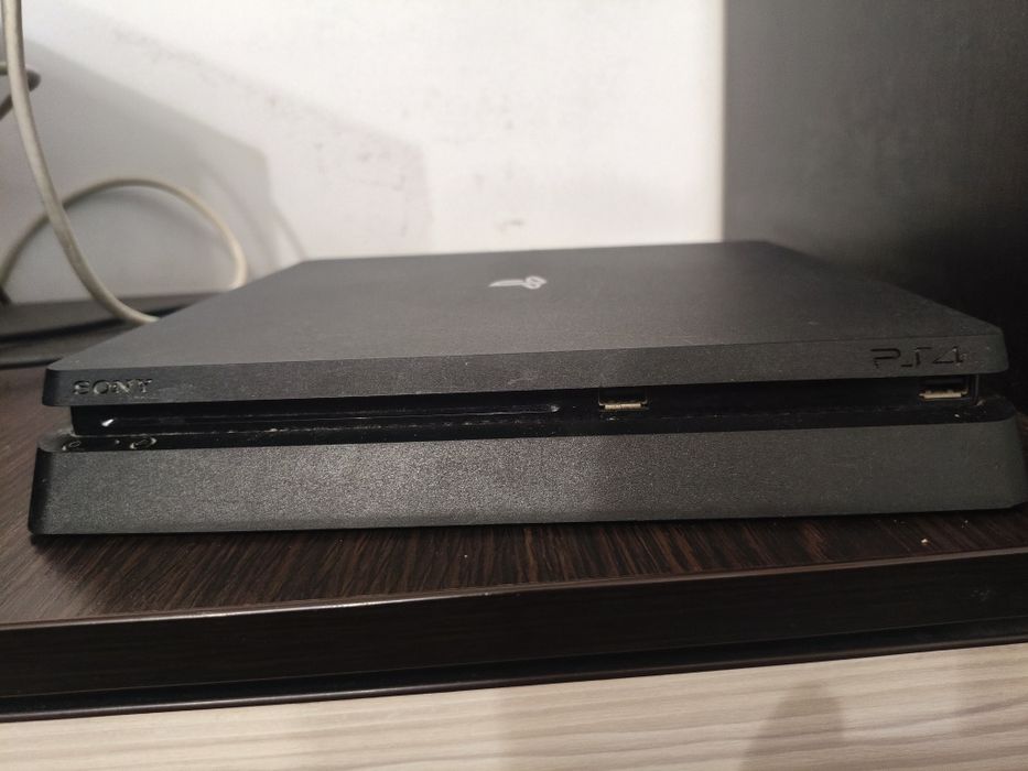 Ps4 slim + un controler