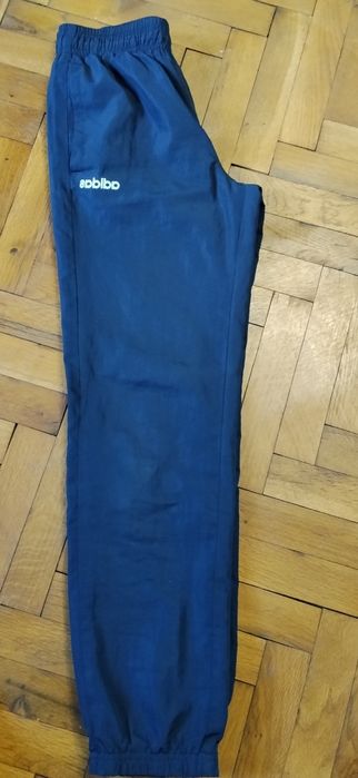 Продавам детски екип Adidas