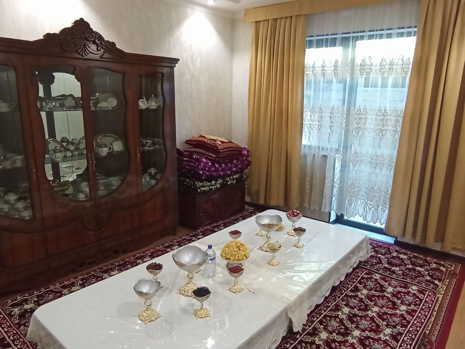 Продаётся дом. Янги у́нкургон. 2 сот. 4 хона, кухня-сталовая. 105.000