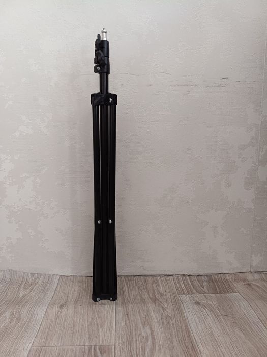 Продаааам штатив