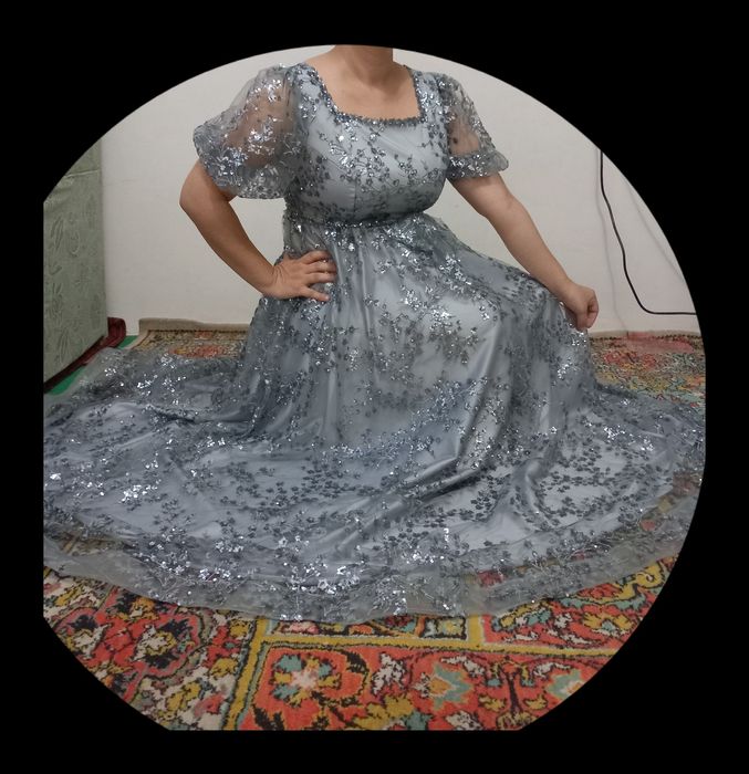 Вечернее платье очень красивое