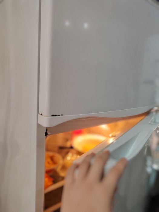 Холодилник сатылады екі камералық